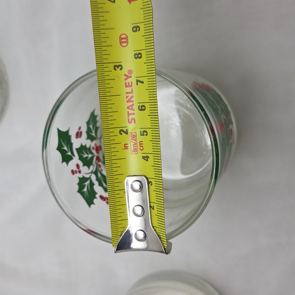 Indiana Holly Christmas Tumbler Glasses - Picture 5 of 11